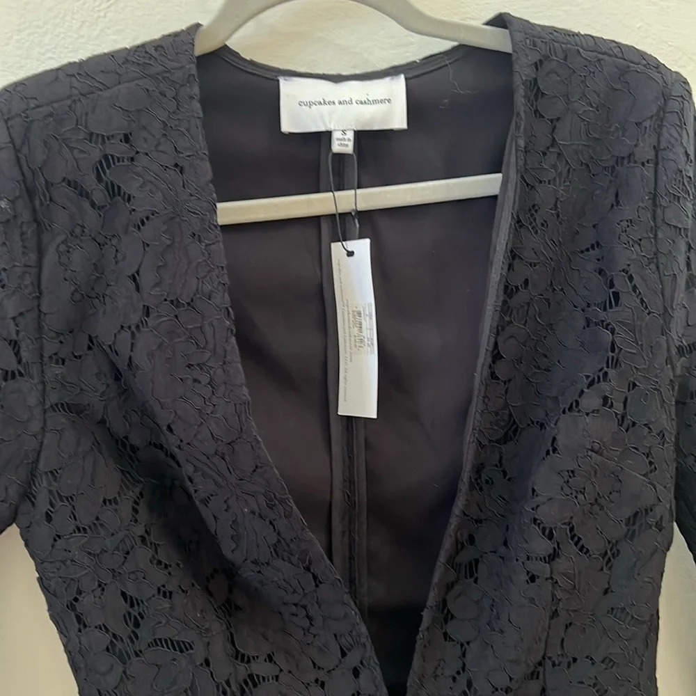 NWT Cupcakes and Cashmere Black Lace Tess Blazer Size Small - Picture 5 of 9